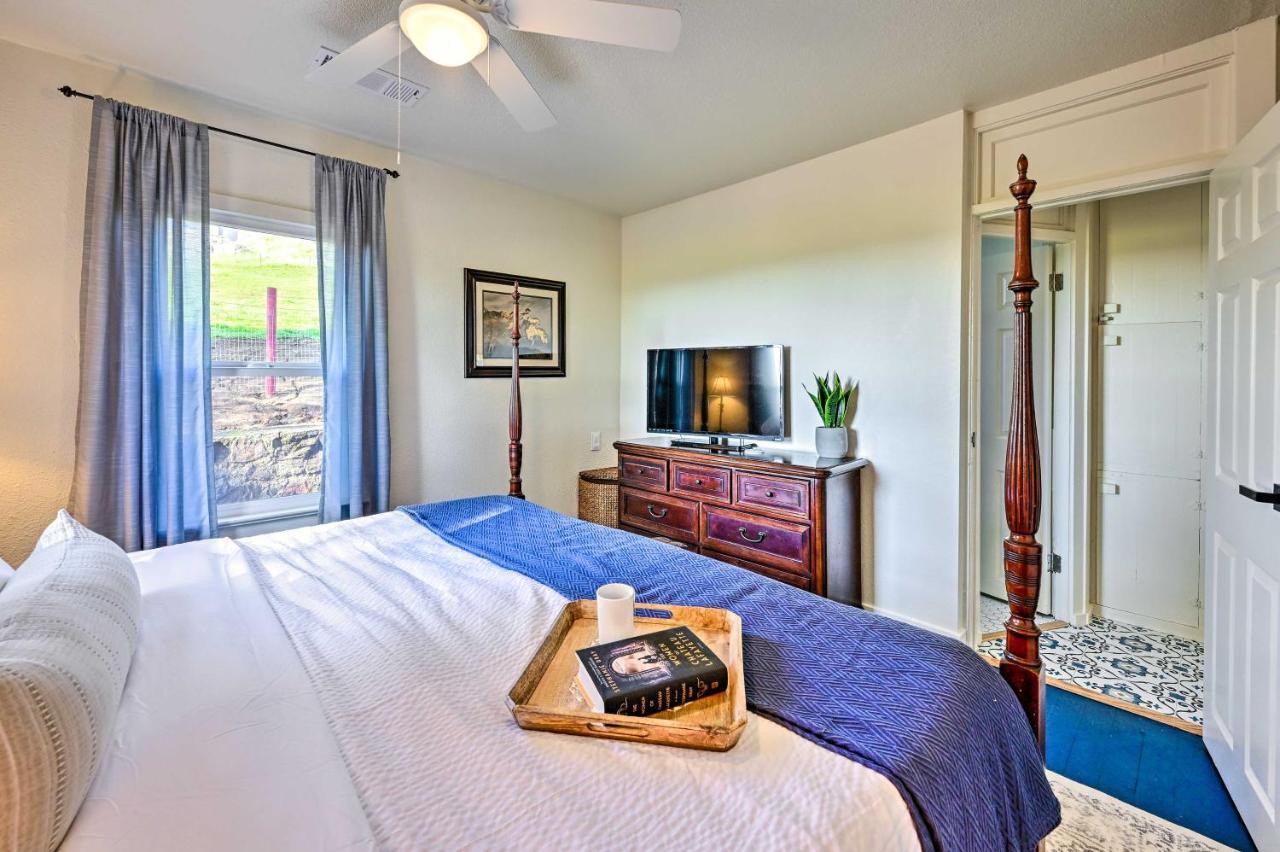 Peaceful Ranch Home With Sierra Nevada Views Woodlake Εξωτερικό φωτογραφία