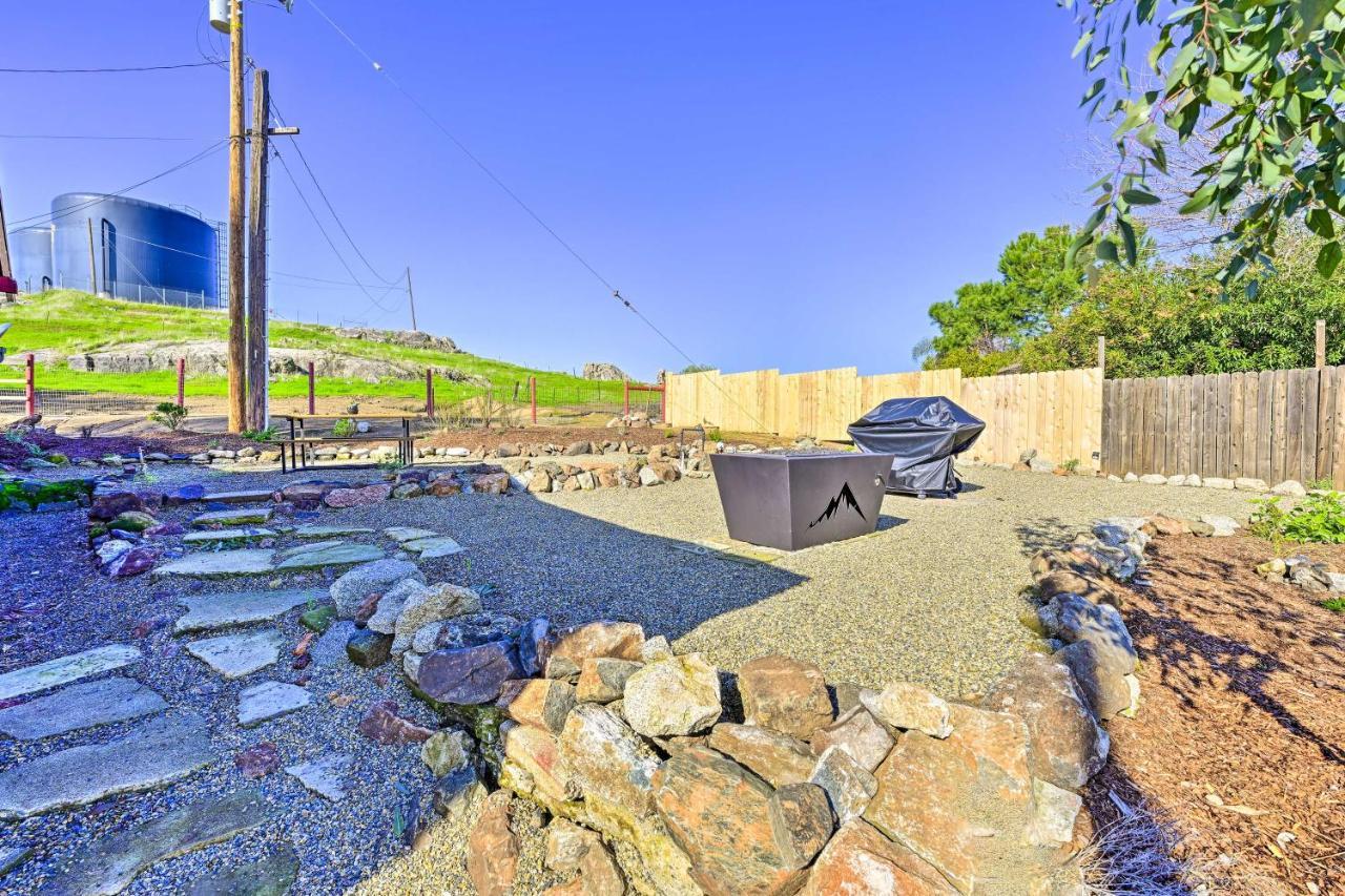 Peaceful Ranch Home With Sierra Nevada Views Woodlake Εξωτερικό φωτογραφία