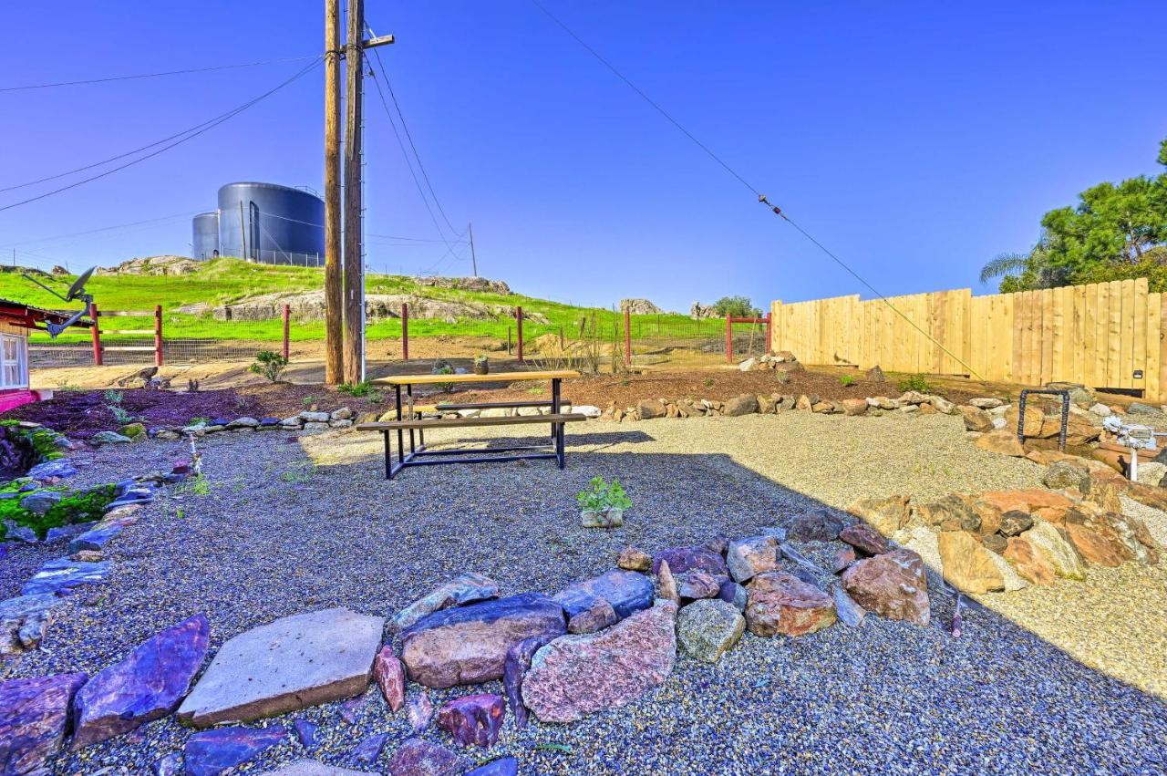 Peaceful Ranch Home With Sierra Nevada Views Woodlake Εξωτερικό φωτογραφία